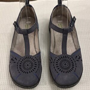 Jambu Women's Navy T-Strap Flats Size 8M